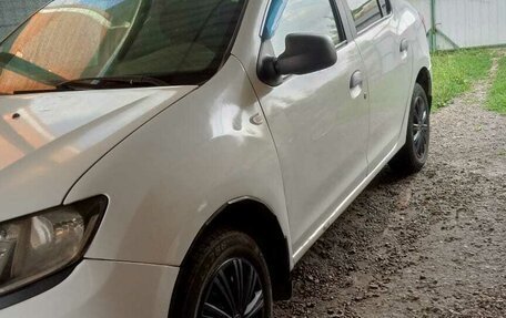 Renault Logan II, 2014 год, 550 000 рублей, 2 фотография