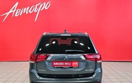 Mitsubishi Outlander III рестайлинг 3, 2017 год, 2 265 000 рублей, 4 фотография