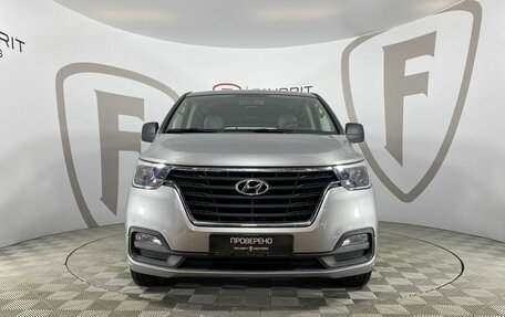 Hyundai Grand Starex Grand Starex I рестайлинг 2, 2019 год, 3 650 000 рублей, 2 фотография