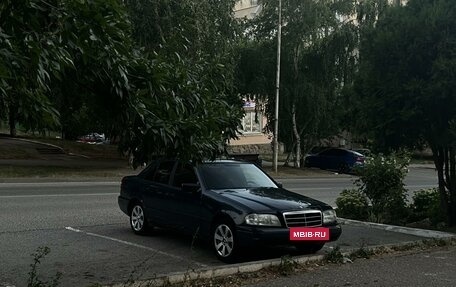 Mercedes-Benz C-Класс, 1994 год, 390 000 рублей, 3 фотография