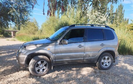 Chevrolet Niva I рестайлинг, 2010 год, 650 000 рублей, 7 фотография