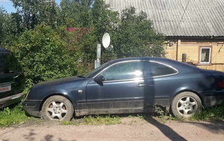 Mercedes-Benz CLK-Класс, 1998 год, 260 000 рублей, 2 фотография