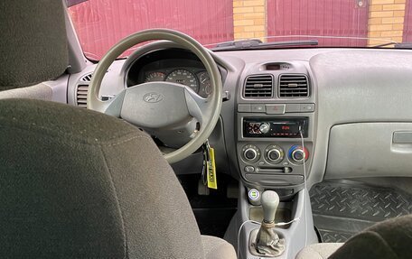 Hyundai Accent II, 2004 год, 450 000 рублей, 11 фотография