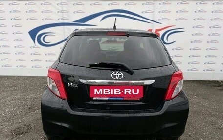 Toyota Vitz, 2013 год, 898 000 рублей, 8 фотография