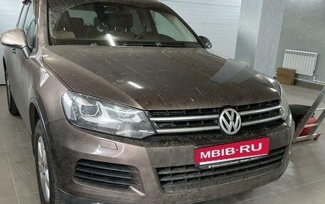 Volkswagen Touareg III, 2012 год, 2 490 000 рублей, 3 фотография