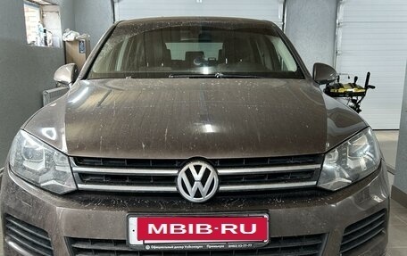 Volkswagen Touareg III, 2012 год, 2 490 000 рублей, 2 фотография