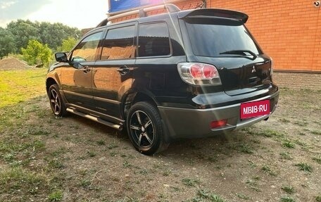 Mitsubishi Outlander III рестайлинг 3, 2004 год, 720 000 рублей, 3 фотография