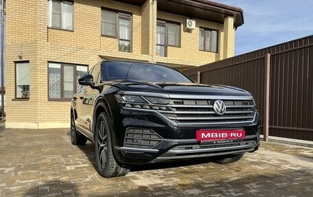 Volkswagen Touareg III, 2018 год, 5 450 000 рублей, 3 фотография