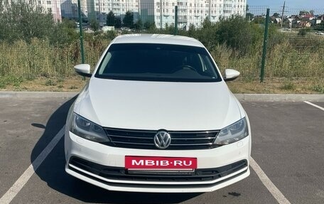 Volkswagen Jetta VI, 2016 год, 1 550 000 рублей, 2 фотография