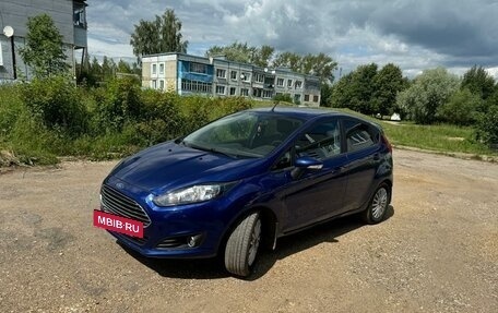 Ford Fiesta, 2015 год, 960 000 рублей, 2 фотография