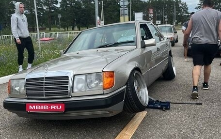 Mercedes-Benz E-Класс, 1992 год, 750 000 рублей, 6 фотография