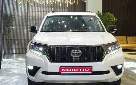 Toyota Land Cruiser Prado 150 рестайлинг 2, 2021 год, 7 140 000 рублей, 3 фотография