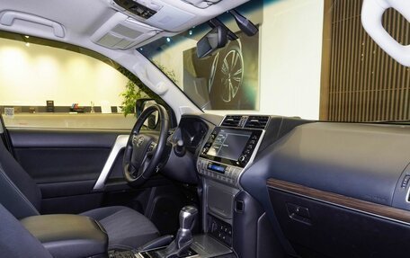 Toyota Land Cruiser Prado 150 рестайлинг 2, 2021 год, 7 140 000 рублей, 26 фотография