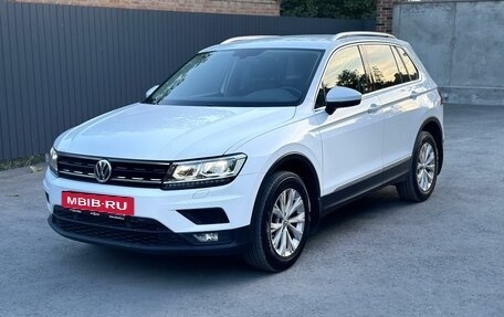 Volkswagen Tiguan II, 2017 год, 2 940 000 рублей, 6 фотография