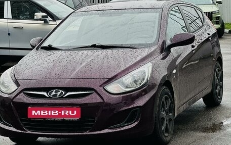 Hyundai Solaris II рестайлинг, 2012 год, 900 000 рублей, 1 фотография