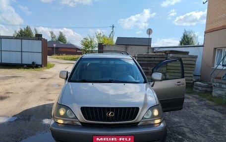 Lexus RX IV рестайлинг, 1999 год, 650 000 рублей, 1 фотография