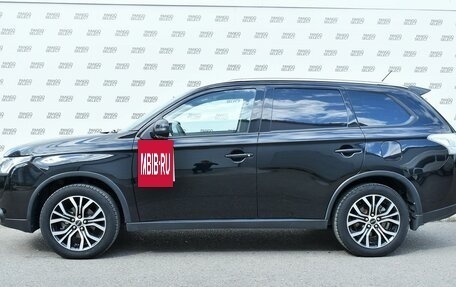 Mitsubishi Outlander III рестайлинг 3, 2014 год, 1 850 000 рублей, 2 фотография