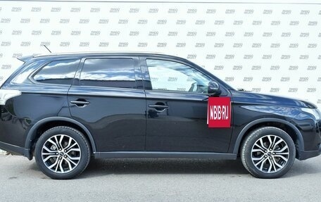 Mitsubishi Outlander III рестайлинг 3, 2014 год, 1 850 000 рублей, 9 фотография