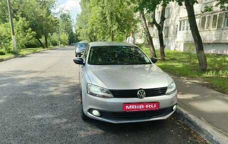 Volkswagen Jetta VI, 2013 год, 950 000 рублей, 2 фотография