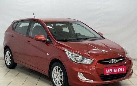 Hyundai Solaris II рестайлинг, 2011 год, 790 000 рублей, 2 фотография