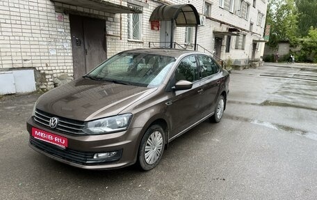 Volkswagen Polo VI (EU Market), 2017 год, 1 250 000 рублей, 1 фотография