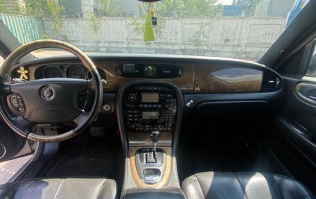 Jaguar XJ III (X350), 2003 год, 1 500 000 рублей, 9 фотография