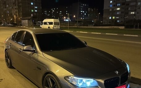 BMW 5 серия, 2014 год, 2 400 000 рублей, 3 фотография