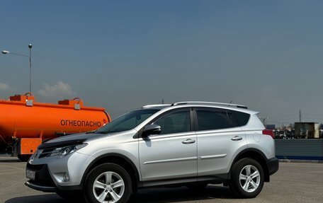 Toyota RAV4, 2014 год, 2 300 000 рублей, 2 фотография