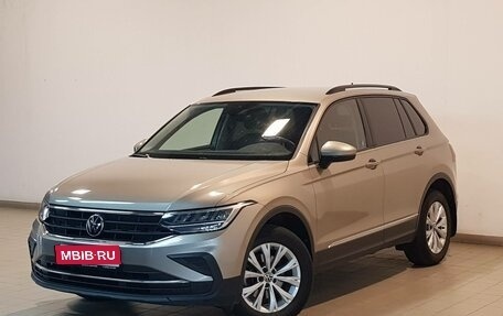 Volkswagen Tiguan II, 2021 год, 2 999 000 рублей, 1 фотография