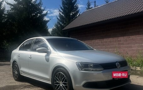 Volkswagen Jetta VI, 2011 год, 1 150 000 рублей, 2 фотография