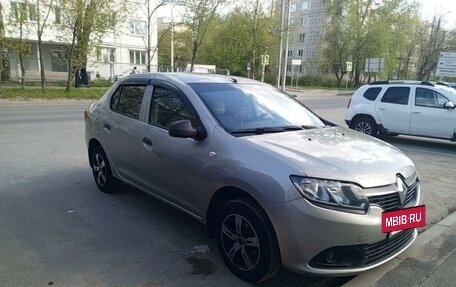 Renault Logan II, 2015 год, 725 000 рублей, 3 фотография