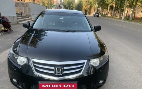 Honda Accord VIII рестайлинг, 2011 год, 1 350 000 рублей, 1 фотография