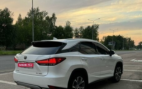 Lexus RX IV рестайлинг, 2021 год, 6 650 000 рублей, 3 фотография