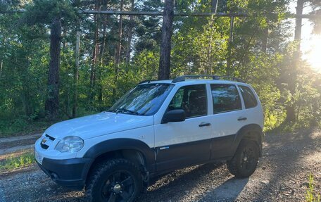 Chevrolet Niva I рестайлинг, 2015 год, 850 000 рублей, 12 фотография