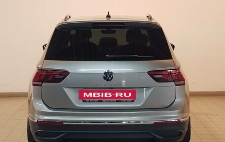 Volkswagen Tiguan II, 2021 год, 2 999 000 рублей, 6 фотография