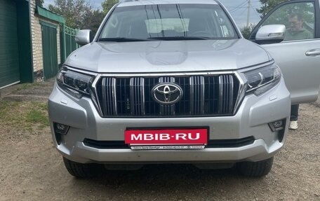 Toyota Land Cruiser Prado 150 рестайлинг 2, 2019 год, 7 150 000 рублей, 2 фотография