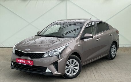 KIA Rio IV, 2021 год, 1 800 000 рублей, 1 фотография