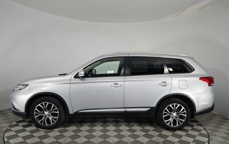 Mitsubishi Outlander III рестайлинг 3, 2018 год, 2 299 000 рублей, 8 фотография