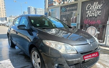 Renault Megane III, 2011 год, 880 000 рублей, 2 фотография