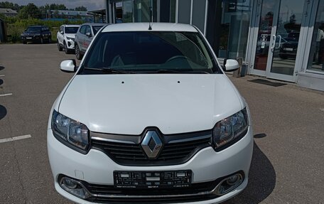 Renault Logan II, 2015 год, 784 000 рублей, 5 фотография