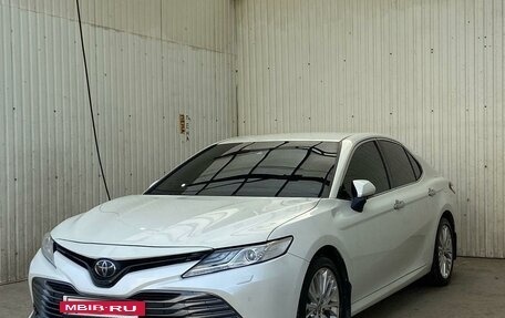 Toyota Camry, 2020 год, 3 650 000 рублей, 2 фотография