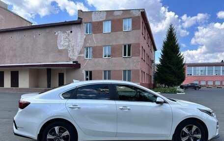 KIA Cerato IV, 2019 год, 1 700 000 рублей, 2 фотография