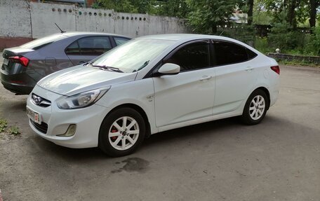 Hyundai Solaris II рестайлинг, 2011 год, 760 000 рублей, 1 фотография