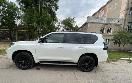 Toyota Land Cruiser Prado 150 рестайлинг 2, 2021 год, 7 300 000 рублей, 2 фотография