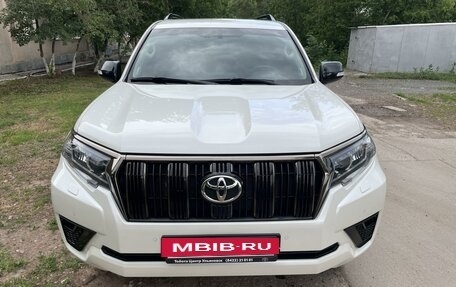 Toyota Land Cruiser Prado 150 рестайлинг 2, 2021 год, 7 300 000 рублей, 4 фотография