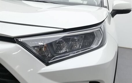 Toyota RAV4, 2020 год, 2 400 000 рублей, 12 фотография