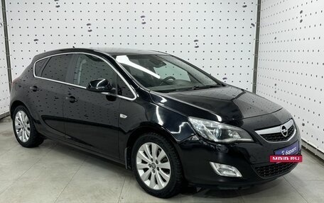 Opel Astra J, 2010 год, 749 000 рублей, 3 фотография