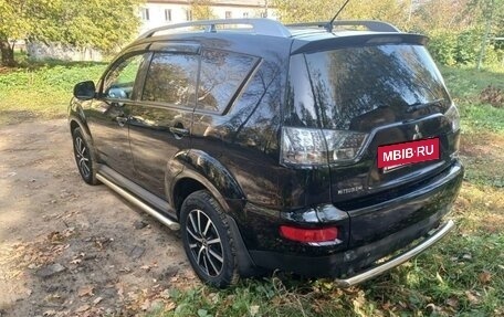 Mitsubishi Outlander III рестайлинг 3, 2010 год, 1 050 000 рублей, 7 фотография