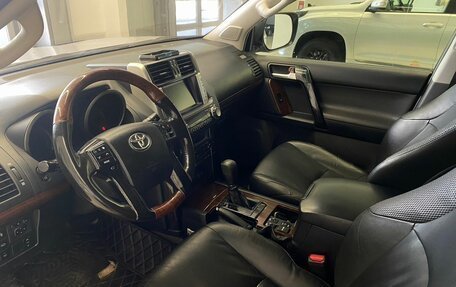 Toyota Land Cruiser Prado 150 рестайлинг 2, 2011 год, 2 350 000 рублей, 5 фотография