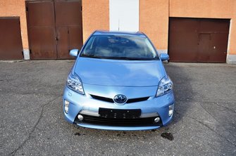 Toyota Prius XW30 рестайлинг, 2015 год, 450 000 рублей, 1 фотография